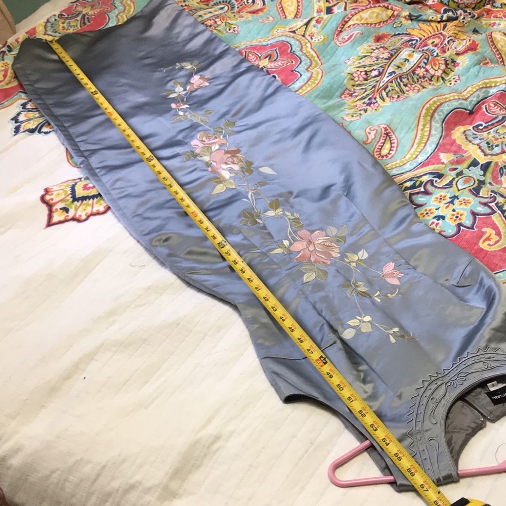 Embroidered satin column maxi dress or CheongSam - Picture 15 of 17